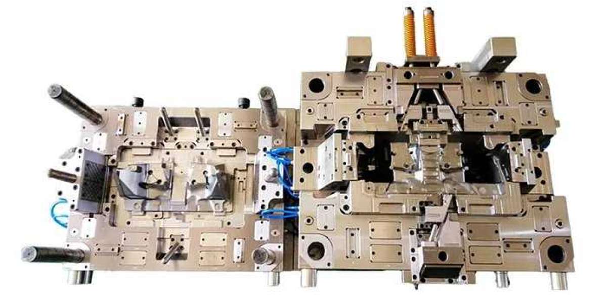 Features of motorcycle injection plastic mold