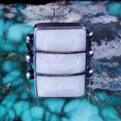 VINTAGE WHITE MOTHER OF PEARL INLAY RING Profile Picture