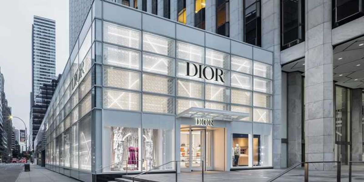Dior Outlet her voice trailing off in a way that sests that